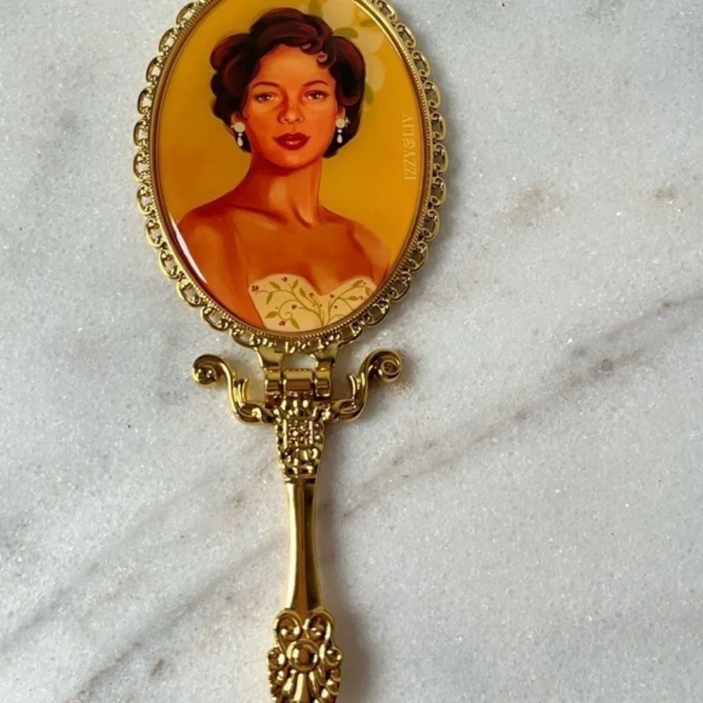 Izzy and Liv gold Fold Away Hand Mirror adjustable